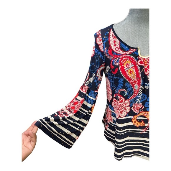 JOSEPH RIBKOFF
Multi/Midnight Blue, Red, Black Paisley and floral Top size 6 - Picture 6 of 16